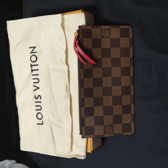 Authentic Louis Vuitton wallet/makeup pouch/wallet brown checkered red zipper! - Picture 3 of 5